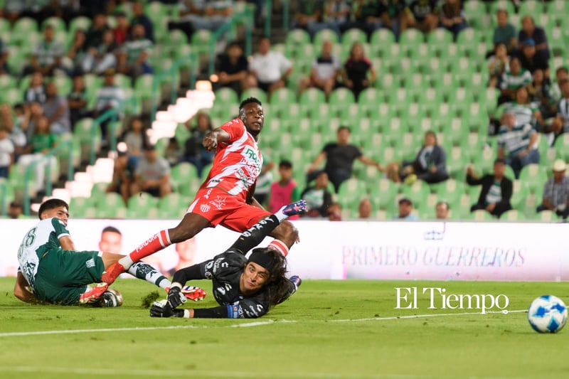 Santos Laguna vence a Necaxa en el Corona