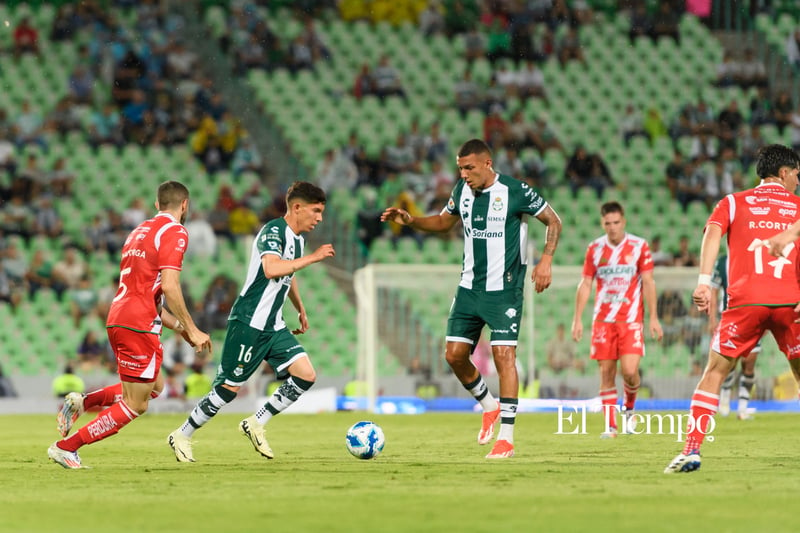 Santos Laguna vence a Necaxa en el Corona