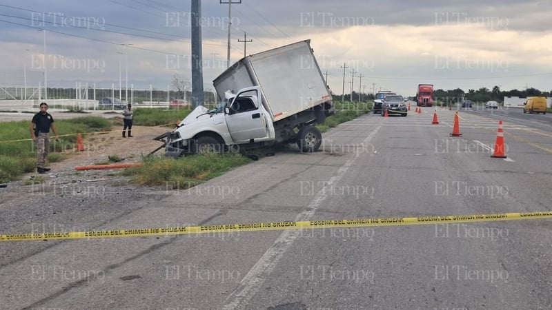 Copiloto pierde la vida al quedar prensado tras chocar contra una nomenclatura