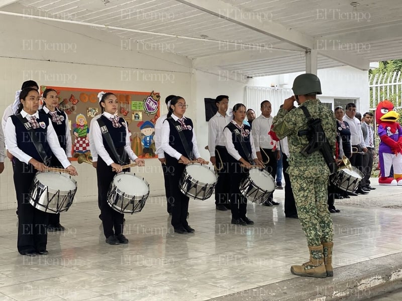 Normalistas festejan sexto aniversario de fundación 