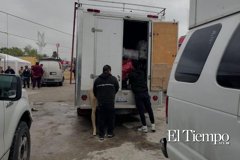 Comerciantes de Moroleón se instalan a marcha forzada en El Túnel