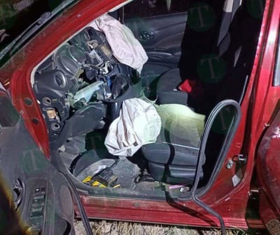 Hombre Pájaro provoca volcadura en Castaños