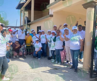 Continúa Carlos Villarreal recorriendo las calles de Monclova y sumando voluntades a su proyecto