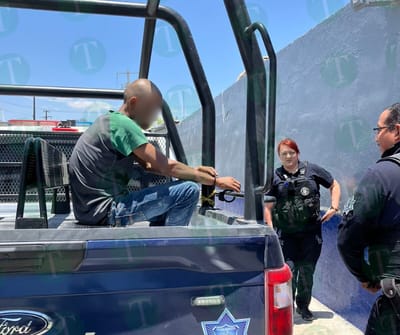 Con machete en mano ladrón intenta asaltar Oxxo de la colonia Campanario