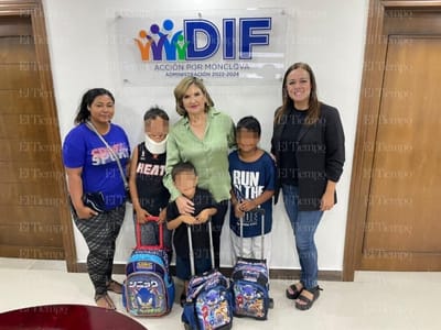 Familia acude a DIF Monclova para solicitar apoyo escolar