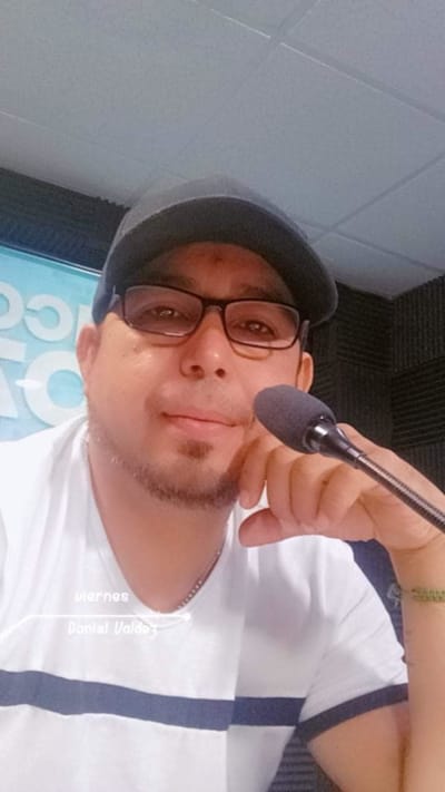 'Sube el volumen y deja que la música hable'