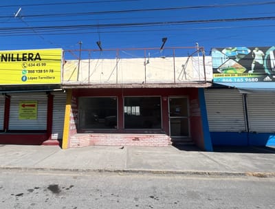 Locales comerciales abandonados en zonas céntricas de Monclova cada vez son más