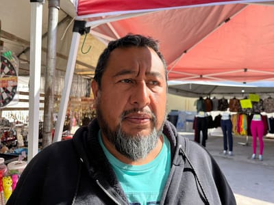 Moisés Reyes explica la situación de los comerciantes foráneos en centro de Monclova