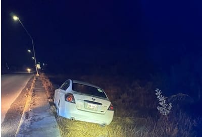 Salida de camino en Monclova deja daños materiales