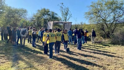Jóvenes voluntarios realizan labores de apoyo en el Ecoparque Monclova