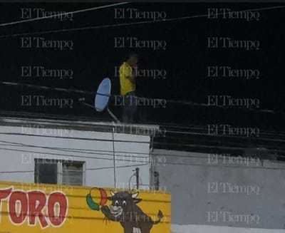 Joven armado con machete amenaza con suicidarse en la colonia Occidental