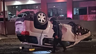 Chofer sobrevive a peligrosas marometas en el bulevar Pape de Monclova 