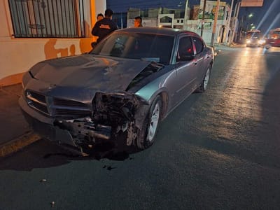 Accidente vehicular en la esquina de Sur Poniente con Cobre en Acuña