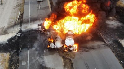 FGR y Protección Civil investigan accidente de pipas en la carretera 57