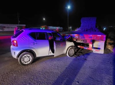 Delincuente estrella auto robado contra tráiler en Castaños