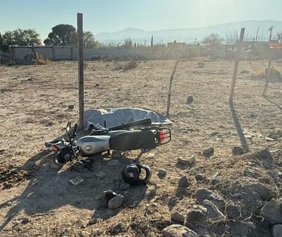Hallan a motociclista sin vida en la Calderón
