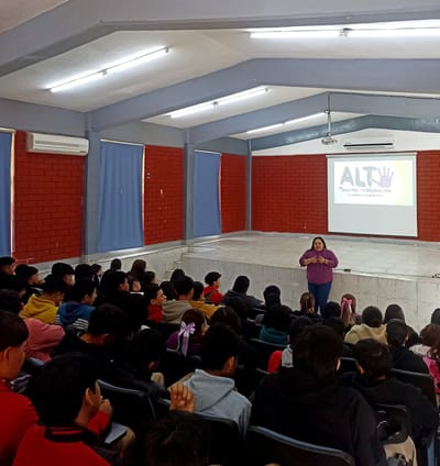 Estudiantes de CECyTEC Palau reciben plática sobre prevención del bullying