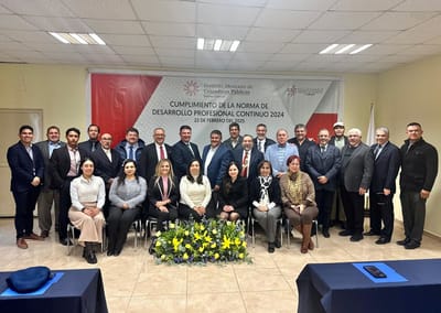 Contadores de Sabinas reciben constancias por  cumplir con normas