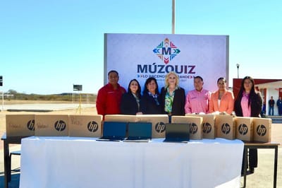 Alcaldesa de Múzquiz dona computadoras al CETYTEC Álvaro Obregón para fortalecer la educación