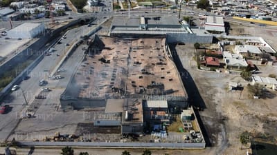 PC no descarta personas atrapadas en Bodega Aurrera