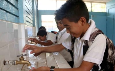 80 escuelas federales deudoras de Simas pagaron su cuenta 