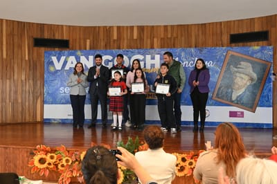  Alumnos son premiados en certamen ‘Dibujando como Van Gogh’
