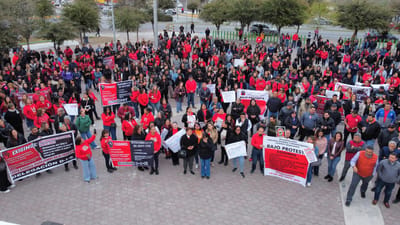 Docentes de la región se manifiestan contra reforma del ISSSTE