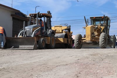 Presidente Municipal de San Juan de Sabinas arranca pavimentación en la calle 'Nogalar' con inversión de 3 mdp