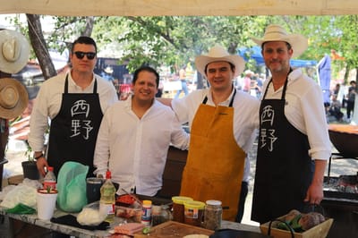 Amigos parrilleros de Nueva Rosita celebran tradición culinaria