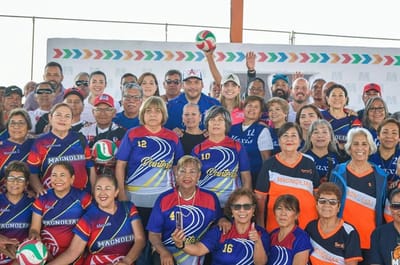 Abuelitos inauguran juegos deportivos y culturales  