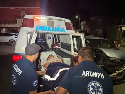 Mujer encinta herida en una colisión en la colonia Guerrero