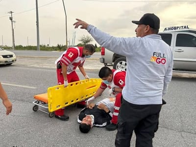 Vehículo de paquetería embiste a ciclista en la Montessori
