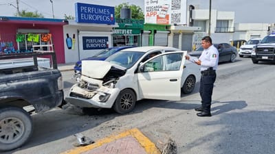 Choque por alcance en el bulevar Ejército Mexicano moviliza a cuerpos de auxilio en Ciudad Frontera