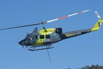 Helicóptero que combatía incendio en Arteaga se desploma
