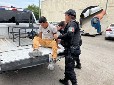 Lo sorprenden fumando cristal con un foco en plena calle de Monclova