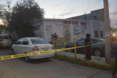 Hallan sin vida a veterinario en la zona centro de Monclova; habría caído accidentalmente al intentar destapar un desagüe