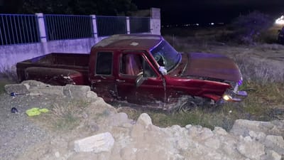 Violento choque-volcadura en la Carretera Federal 30 moviliza a cuerpos de emergencia en Frontera