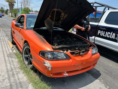Arde de repente un Mustang