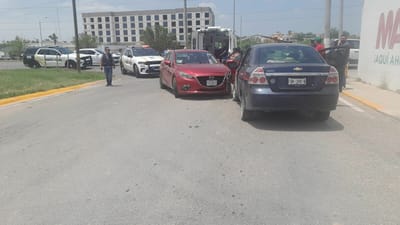 Choque múltiple en libramiento Pérez Treviño; sin lesionados graves