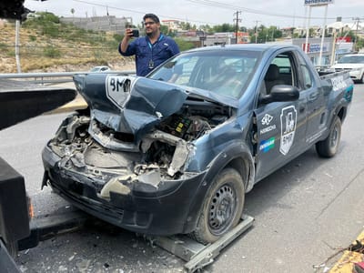 Camioneta queda destrozada tras fuerte accidente en el Pape