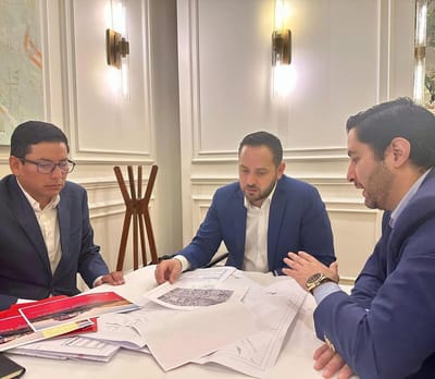 Analizan mejoras en pasos peatonales sobre vías de Ferromex