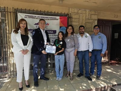 Estudiante Ángela Sandoval recibe Mención Honorífica en Concurso Estatal de Fotografía CDHEC 2025 Coahuila