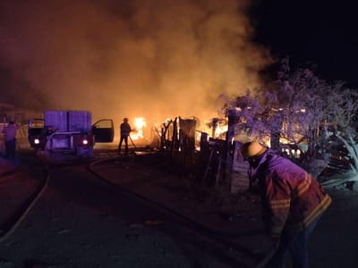 Incendio destruye jacal en el pueblo mágico de Cuatro Ciénegas 