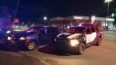 Detienen a dos conductores que protagonizaban peligrosa riña vial sobre el bulevar Pape