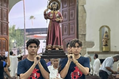 Cantan las mañanitas para Santiago Apóstol en la catedral 