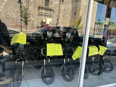 Crece el uso de patinetas y bicis eléctricas en Monclova sin regulación ni control
