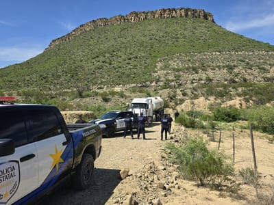 Aseguran 44 mil litros de hidrocarburo en carretera a Monclova; Detienen a cinco 