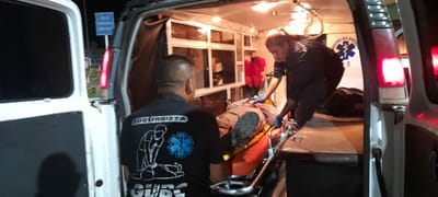 Joven es despojado a golpes de un cartón de cerveza en plena vía pública