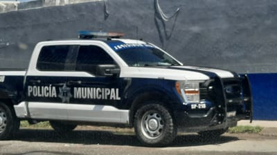 Sujeto desnudo causa sorpresa en colonia Santa Bárbara