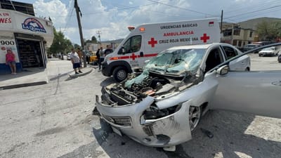 Choque en colonia Chamizal deja un joven lesionado en Saltillo